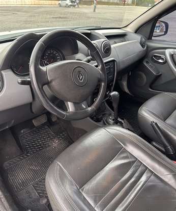 RENAULT-DUSTER-2011