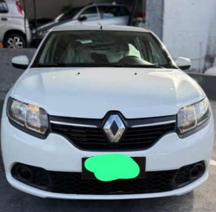 RENAULT-SANDERO-2017