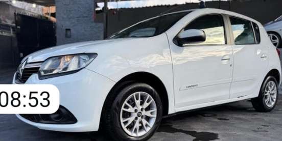 RENAULT-SANDERO-2017