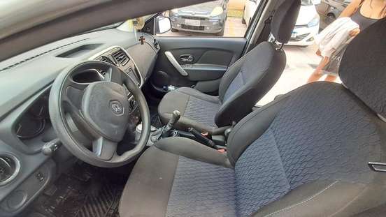 RENAULT-SANDERO-2017