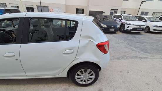 RENAULT-SANDERO-2017