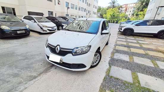 RENAULT-SANDERO-2017