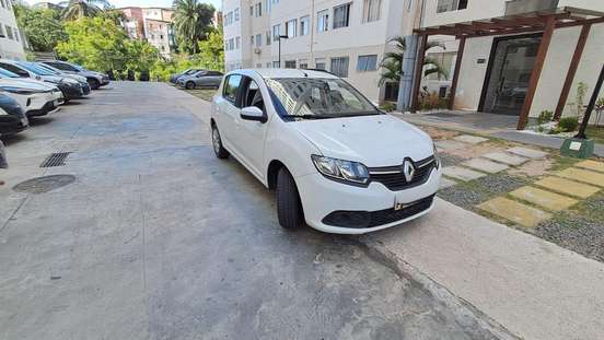 RENAULT-SANDERO-2017