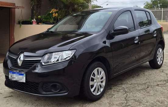 RENAULT-SANDERO-2014