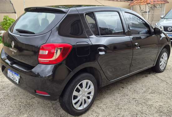 RENAULT-SANDERO-2014