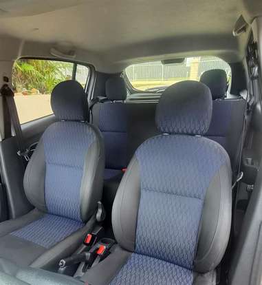 RENAULT-SANDERO-2014