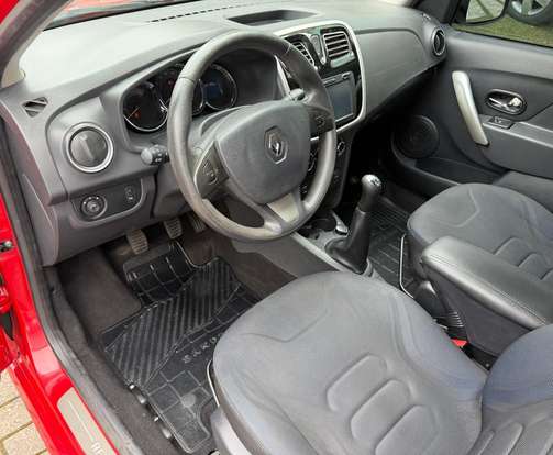 RENAULT-SANDERO-2014