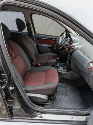 RENAULT-SANDERO-2014