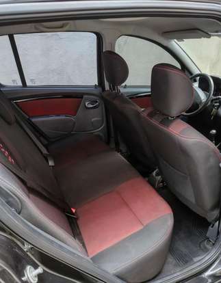 RENAULT-SANDERO-2014