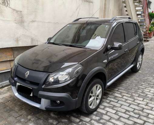 RENAULT-SANDERO-2014