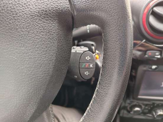 RENAULT-SANDERO-2014