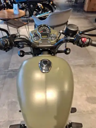 ROYAL ENFIELD-CLASSIC 350 SIGNALS-2024