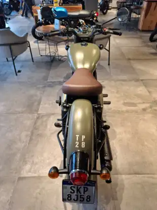 ROYAL ENFIELD-CLASSIC 350 SIGNALS-2024