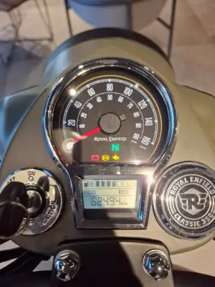 ROYAL ENFIELD-CLASSIC 350 SIGNALS-2024