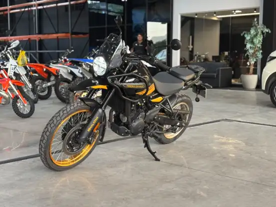 ROYAL ENFIELD-HIMALAYAN 450 HANLE BLACK-2025