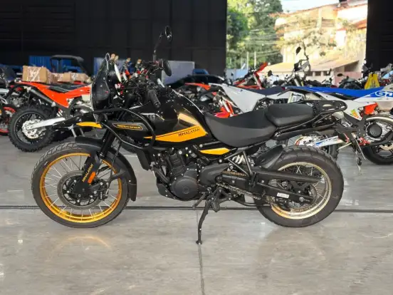 ROYAL ENFIELD-HIMALAYAN 450 HANLE BLACK-2025