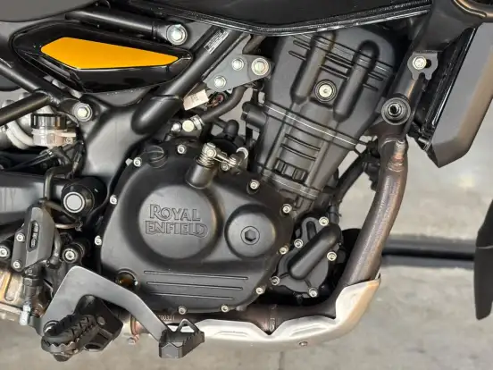 ROYAL ENFIELD-HIMALAYAN 450 HANLE BLACK-2025