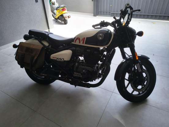 ROYAL ENFIELD-SHOTGUN 650 STENCIL WHITE-2025