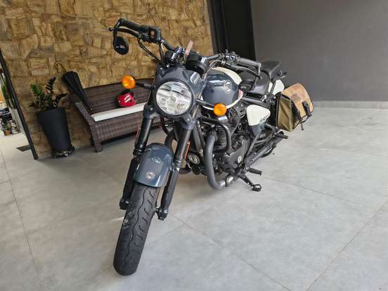 ROYAL ENFIELD-SHOTGUN 650 STENCIL WHITE-2025