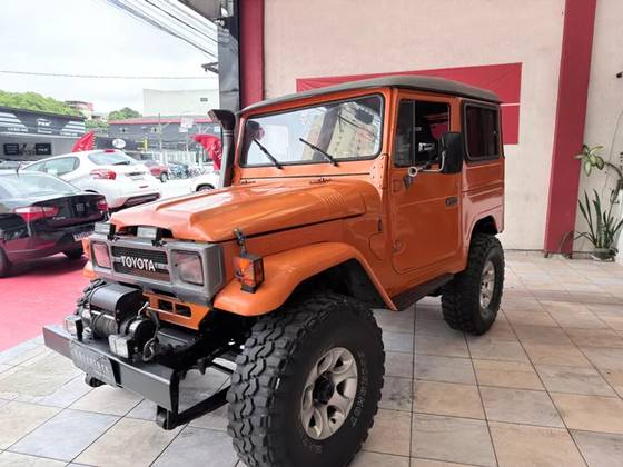TOYOTA BANDEIRANTE 3.7 BJ50LV 4X4 TETO RIGIDO DIESEL 2P MANUAL