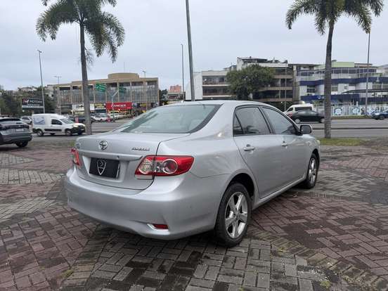 TOYOTA-COROLLA-2012