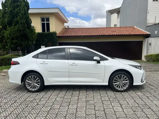 TOYOTA-COROLLA-2024