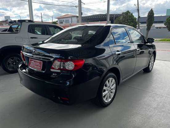 TOYOTA-COROLLA-2011