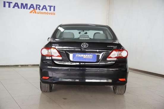 TOYOTA-COROLLA-2013