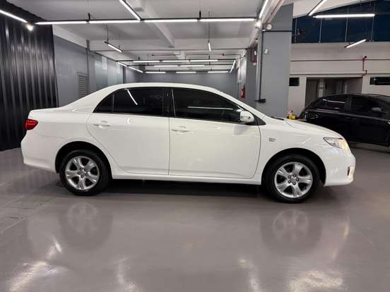 TOYOTA-COROLLA-2010