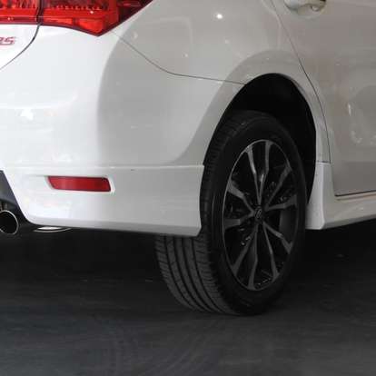 TOYOTA-COROLLA-2018