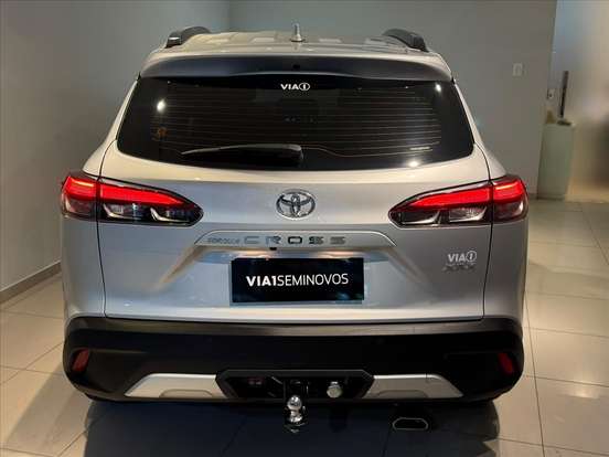 TOYOTA-COROLLA CROSS-2024