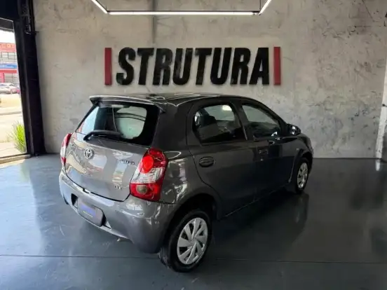 TOYOTA-ETIOS-1.3 X 16V FLEX 4P MANUAL TOYOTA-ETIOS-2014