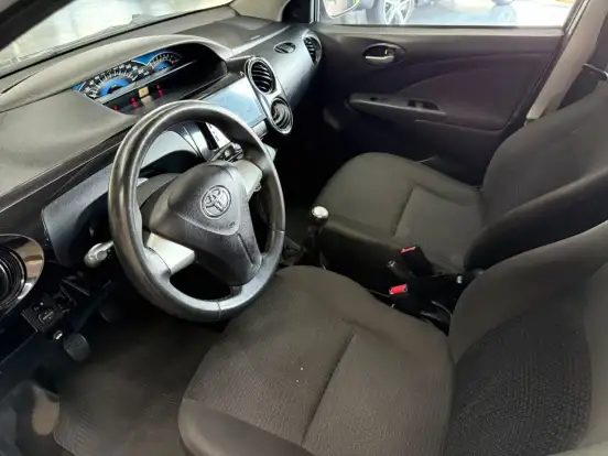 TOYOTA-ETIOS-1.3 X 16V FLEX 4P MANUAL TOYOTA-ETIOS-2014