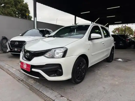 TOYOTA-ETIOS-2019