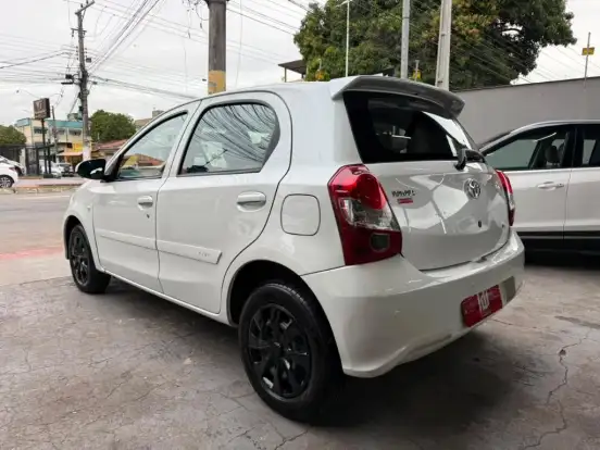TOYOTA-ETIOS-2019