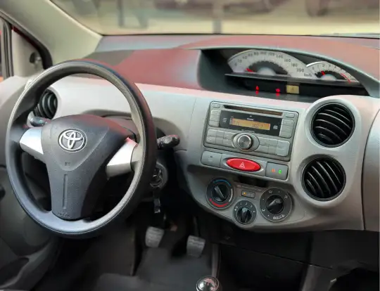 TOYOTA-ETIOS-2013