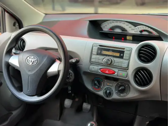 TOYOTA-ETIOS-1.3 XS 16V FLEX 4P MANUAL TOYOTA-ETIOS-2013