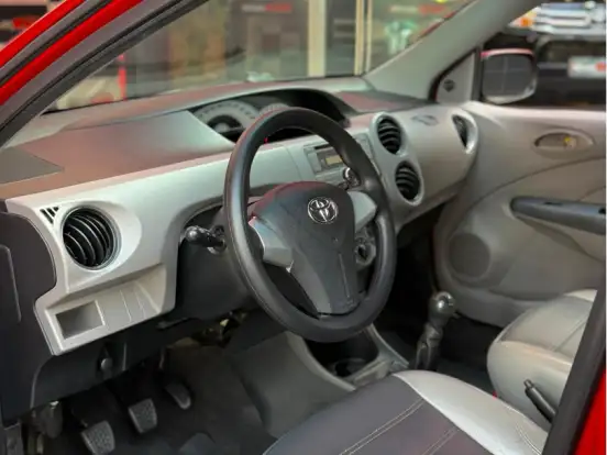 TOYOTA-ETIOS-1.3 XS 16V FLEX 4P MANUAL TOYOTA-ETIOS-2013