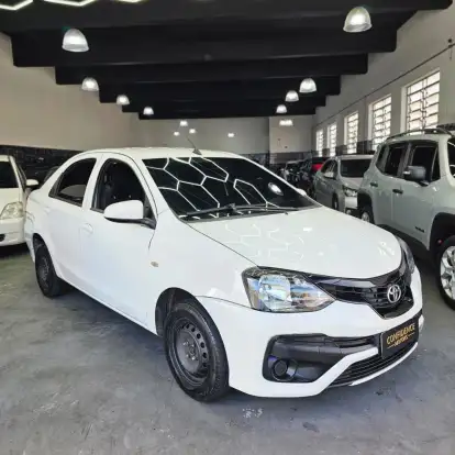 TOYOTA-ETIOS-2020