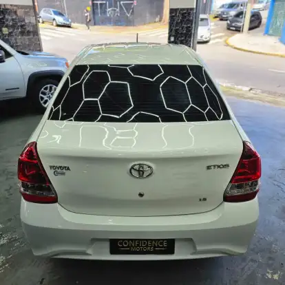 TOYOTA-ETIOS-2020