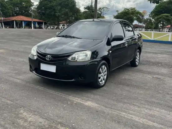 TOYOTA-ETIOS-1.5 XS SEDAN 16V FLEX 4P MANUAL TOYOTA-ETIOS-2013