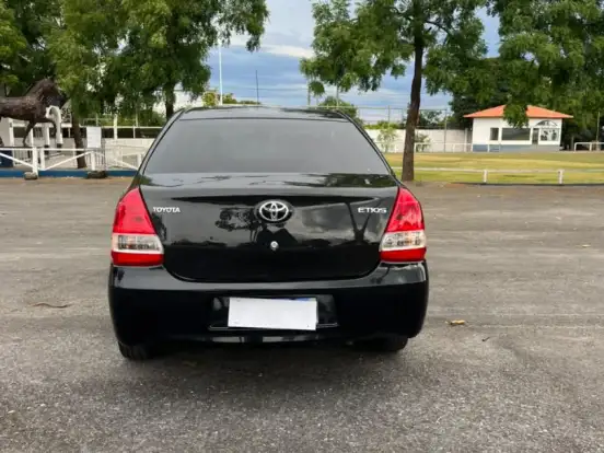 TOYOTA-ETIOS-1.5 XS SEDAN 16V FLEX 4P MANUAL TOYOTA-ETIOS-2013