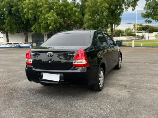 TOYOTA-ETIOS-1.5 XS SEDAN 16V FLEX 4P MANUAL TOYOTA-ETIOS-2013