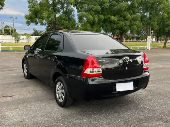 TOYOTA-ETIOS-1.5 XS SEDAN 16V FLEX 4P MANUAL TOYOTA-ETIOS-2013