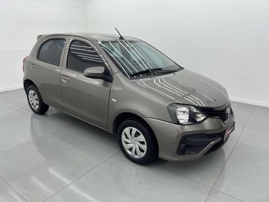 TOYOTA-ETIOS-2018