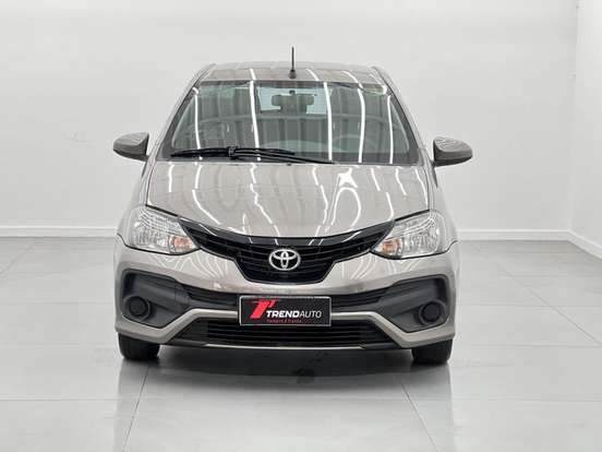 TOYOTA-ETIOS-2018