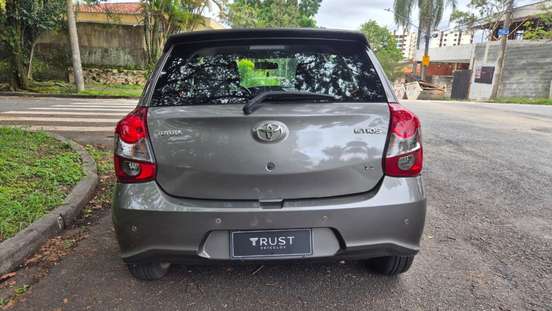 TOYOTA-ETIOS-2019