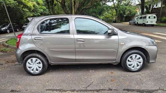 TOYOTA-ETIOS-1.3 X 16V FLEX 4P AUTOMÁTICO TOYOTA-ETIOS-2019