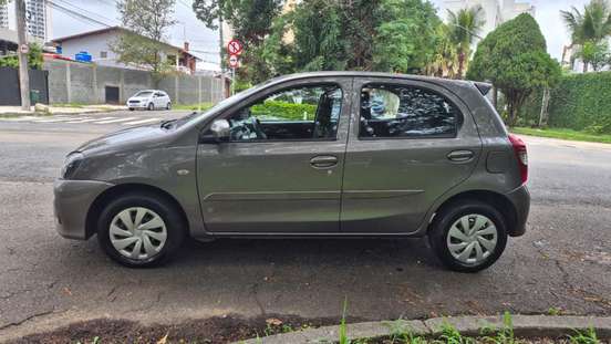TOYOTA-ETIOS-2019