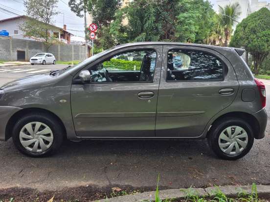 TOYOTA-ETIOS-1.3 X 16V FLEX 4P AUTOMÁTICO TOYOTA-ETIOS-2019